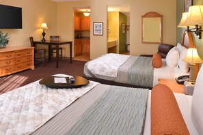 Blackout drapes, free cribs/infant beds, rollaway beds, free WiFi - Country Hearth Inn & Suites Edwardsville St. Louis (Edwardsville)