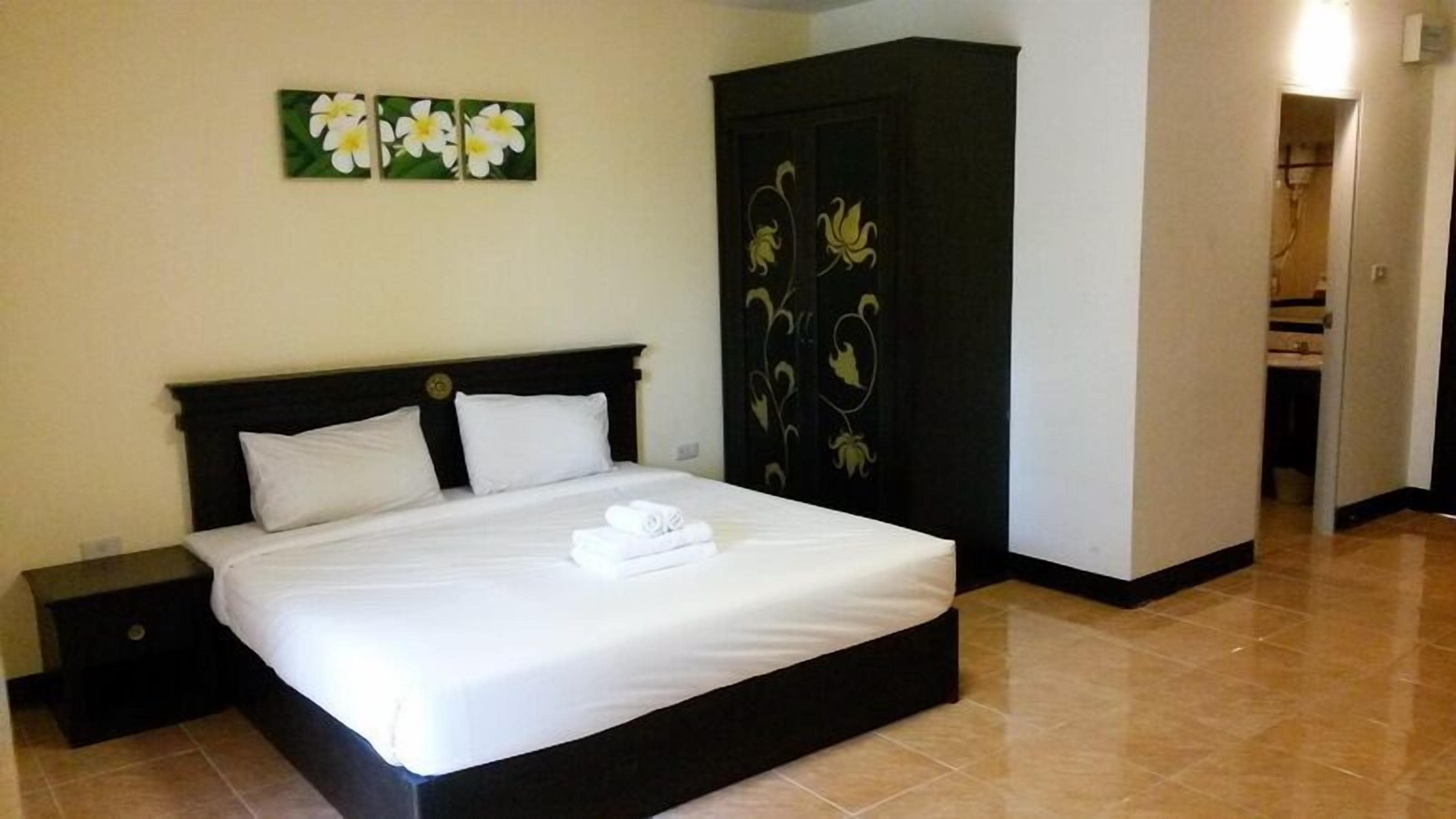 Cortinas blackout, wifi gratis y ropa de cama 