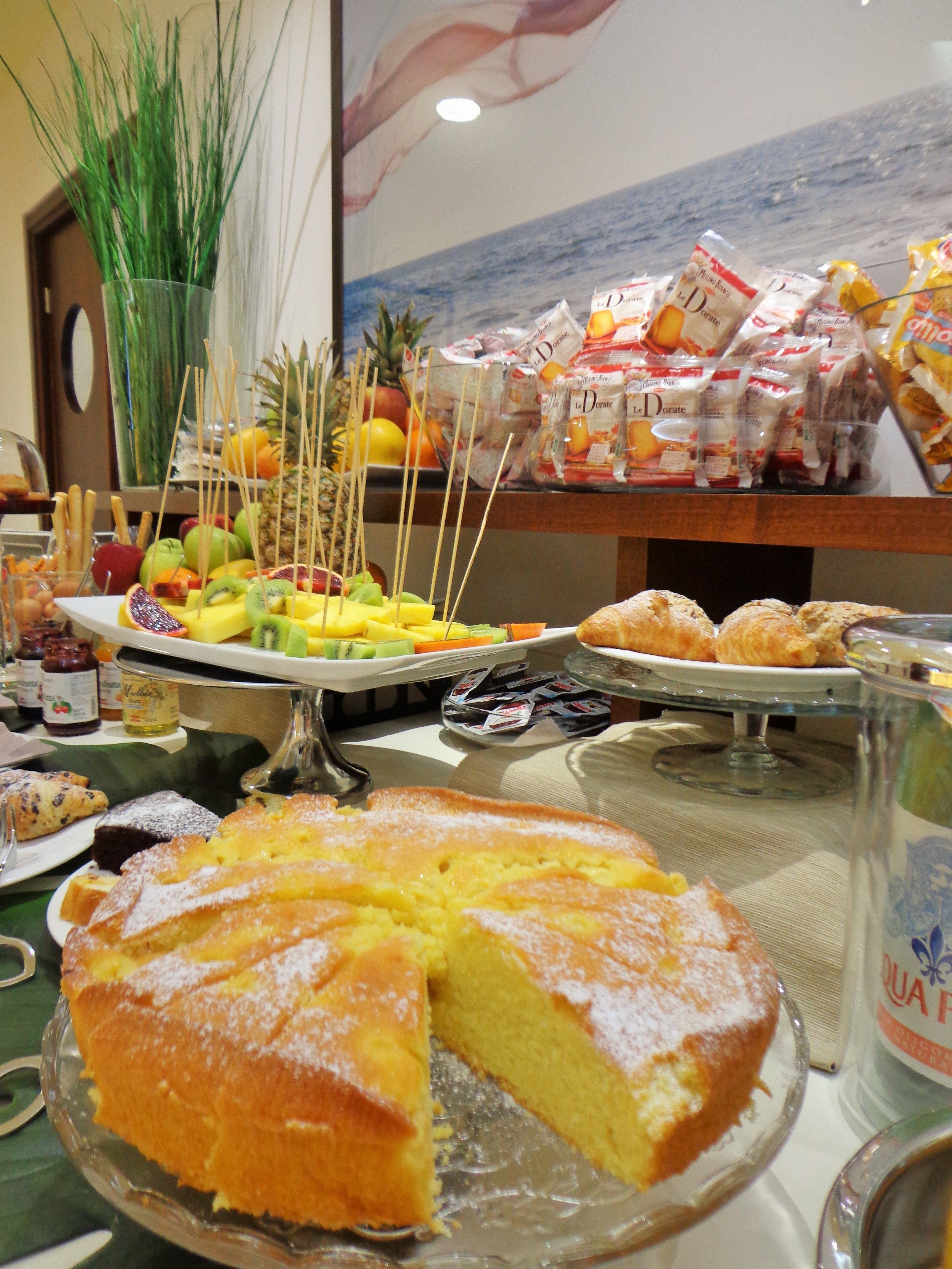 free daily continental breakfast