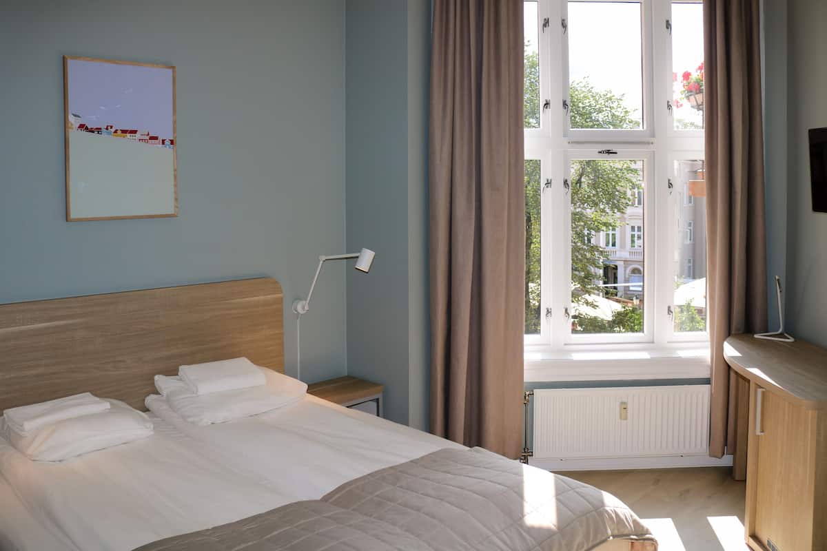 Superior-værelse med dobbeltseng eller 2 enkeltsenge - 1 soveværelse | 1 soveværelse, gratis Wi-Fi, sengetøj, adgang for kørestole