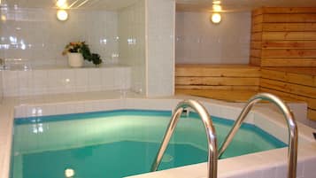 室內 Spa 池