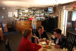 Bar (on property) - Hotel Dorell (Tallinn)