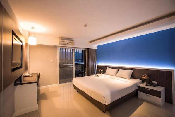 Free minibar, in-room safe, desk, blackout curtains