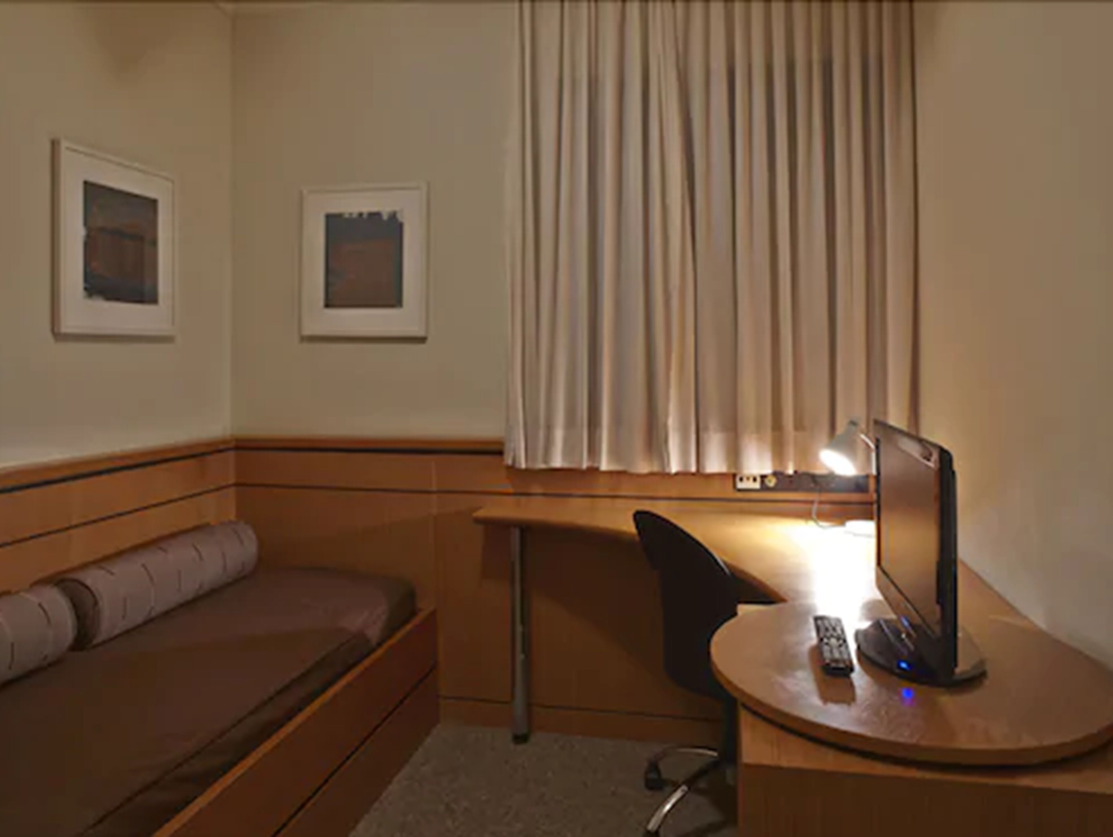 suite | 2 bedrooms, in-room safe, desk, blackout curtains