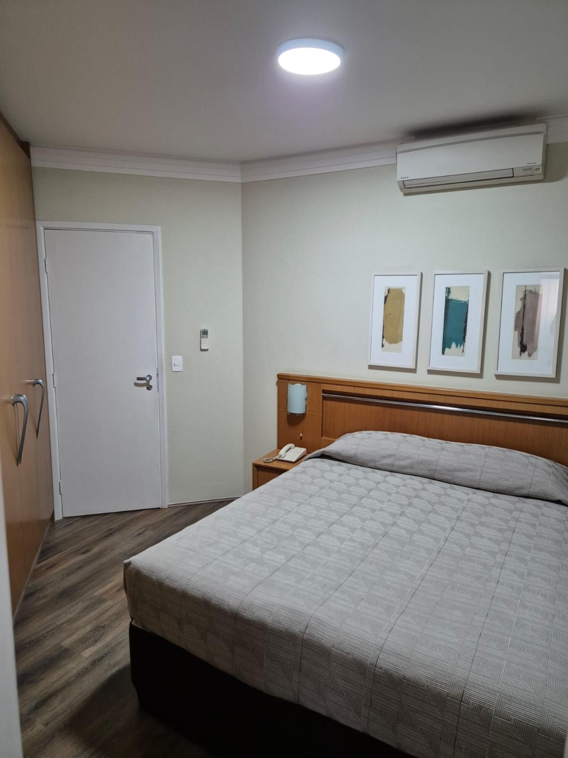 2 chambres, coffre-fort, bureau, rideaux d’obscurcissement