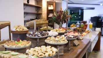 Free daily buffet breakfast