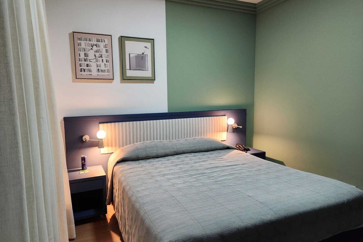 Apartamento Premium | 2 soverom, safe på rommet, skrivebord og blendingsgardiner