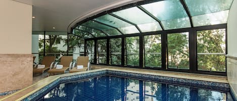 Piscine couverte