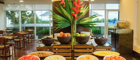 Free daily buffet breakfast