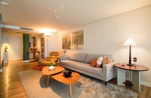 TV màn hình phẳng 32-inch có truyền hình cáp, TV 