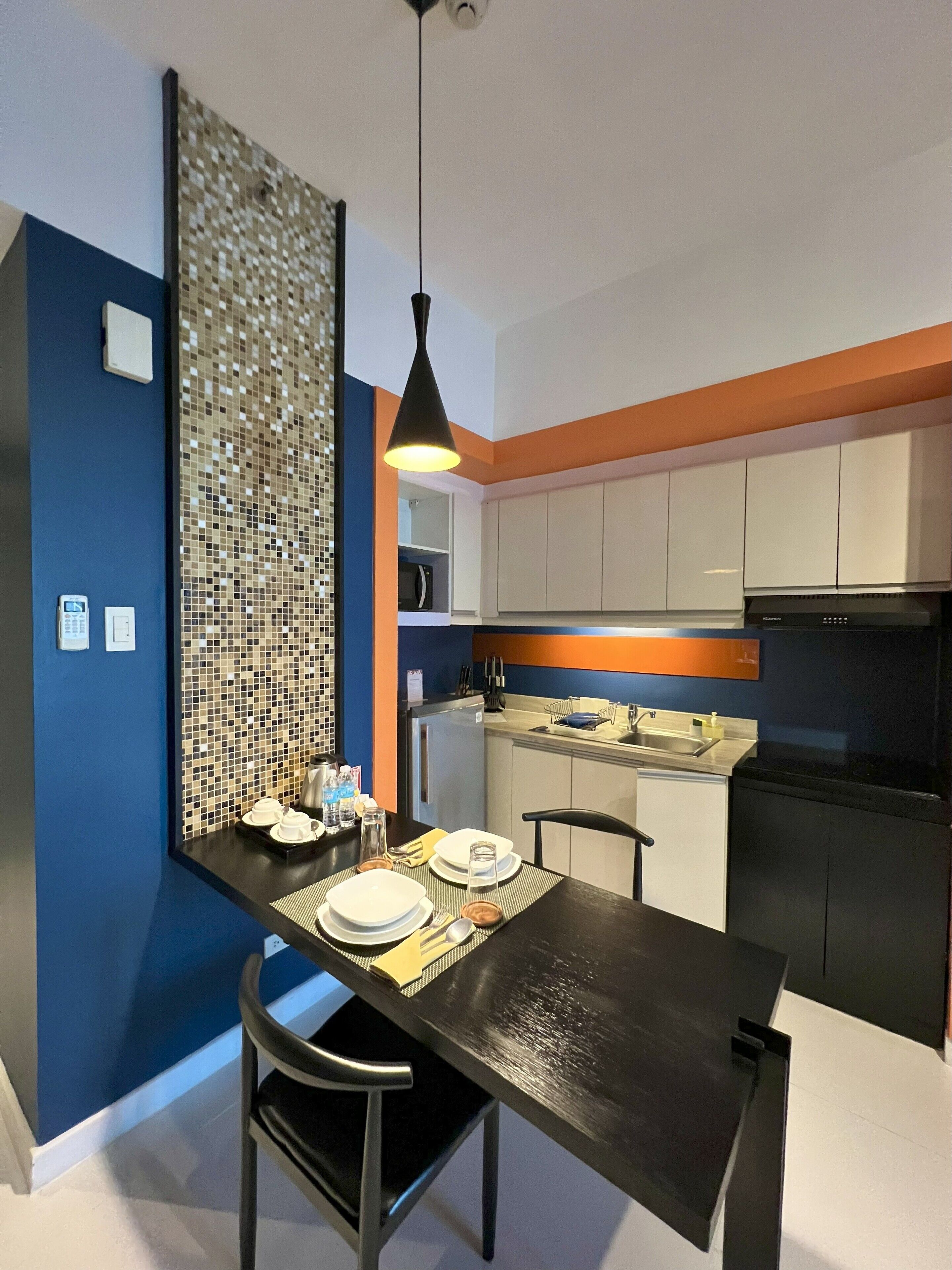 studio executive | in-room dining