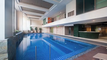 Indoor pool, pool loungers