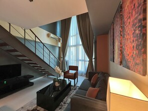 1 Bedroom Loft | 客廳 | 平面電視