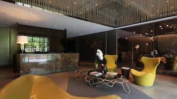 Lobby lounge