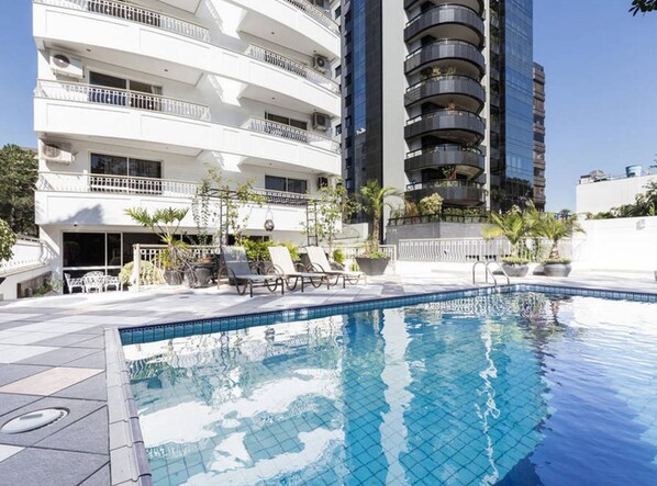 Outdoor pool, sun loungers