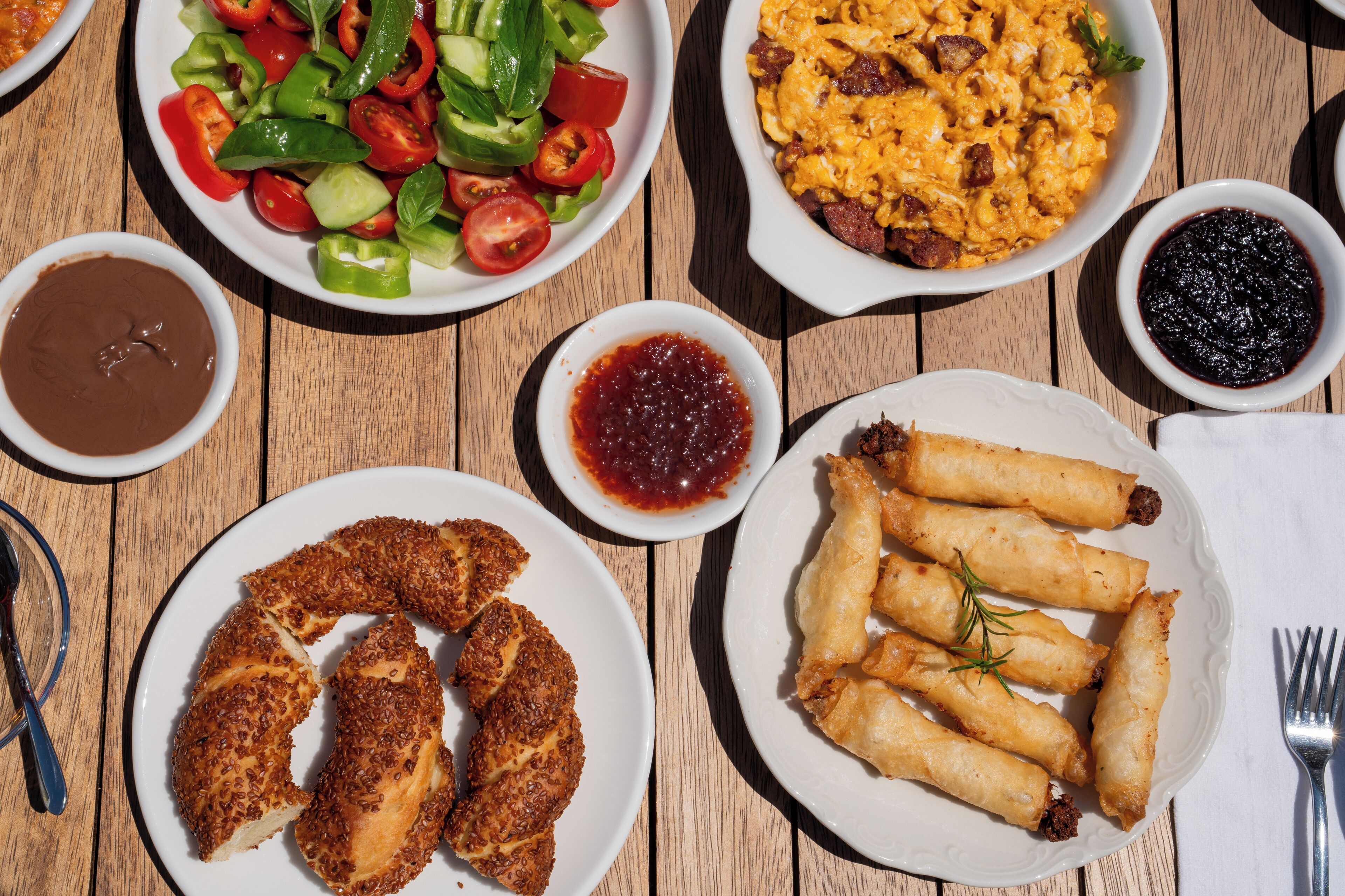 free daily full breakfast