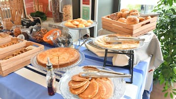 Daily buffet breakfast (EUR 14 per person)