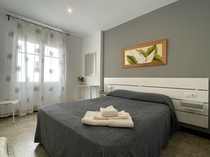 Standard Double or Twin Room - Hostal Mediterráneo (Tossa de Mar)