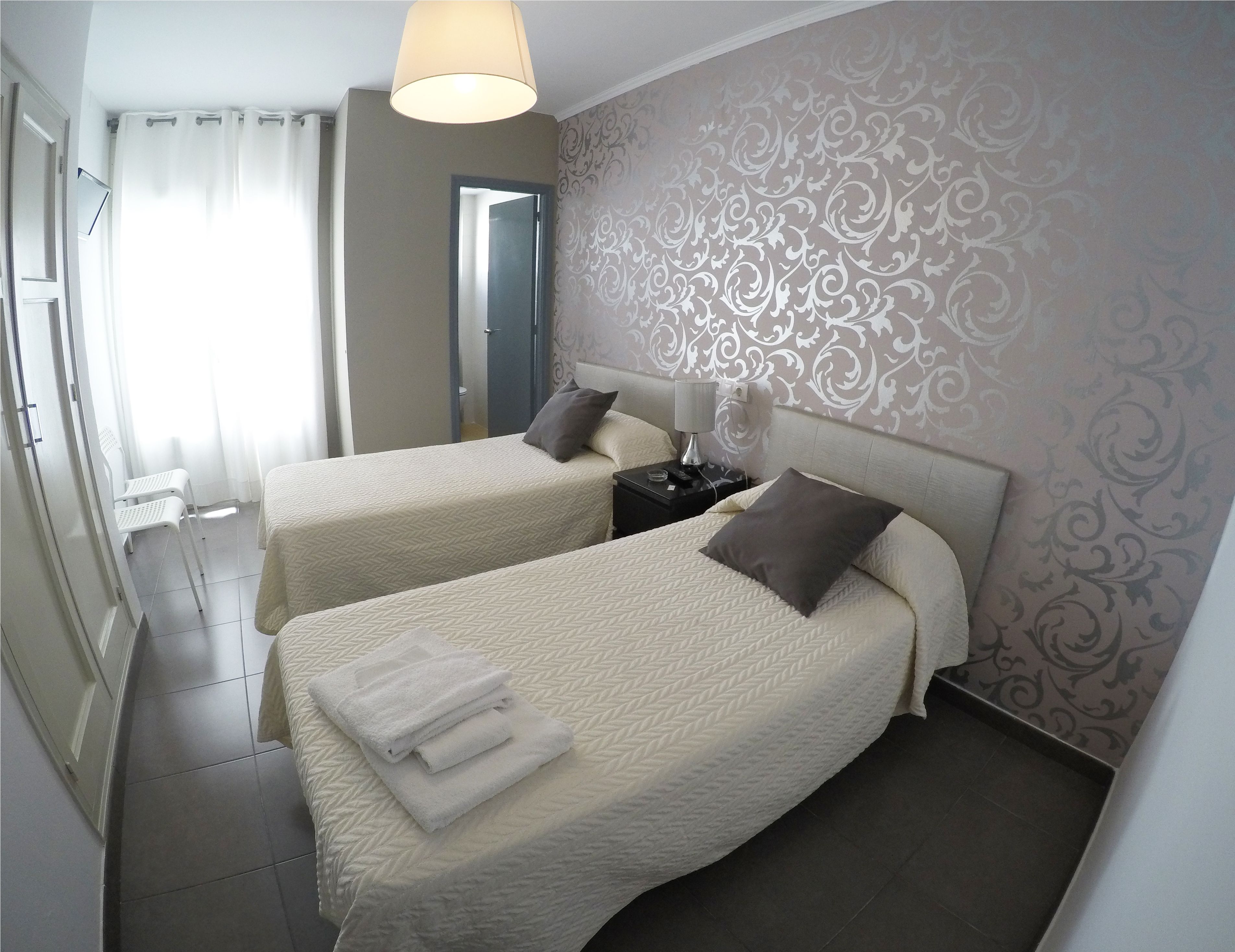 Chambre Supérieure Double ou avec lits jumeaux | Wi-Fi gratuit, draps fournis