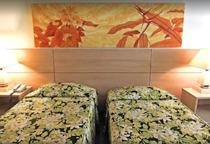 Minibar, desk, free WiFi, bed sheets