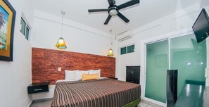 Studio Suite | Brankas, Wi-Fi gratis, dan seprai linen