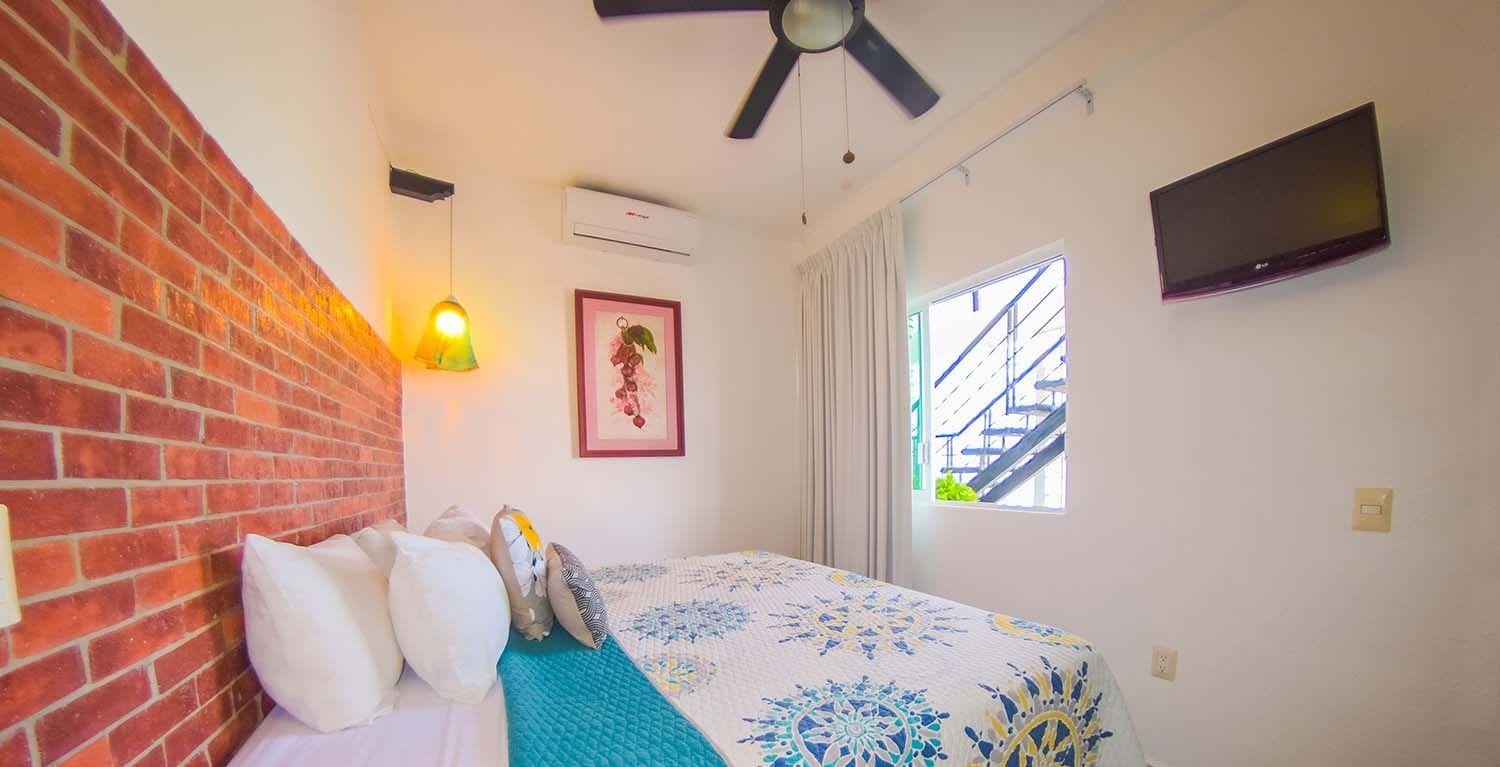 studio room | 1 bedroom, in-room safe, free wifi, bed sheets