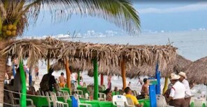 Perto da praia, toalhas de praia 