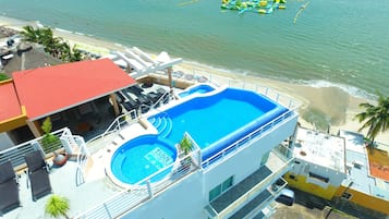 Vue sur la plage/lâocĂ©an