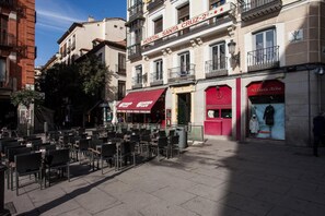 Exterior - Hostal Santa Cruz (Madrid)