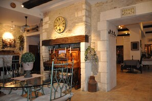 Bar (en la propiedad)