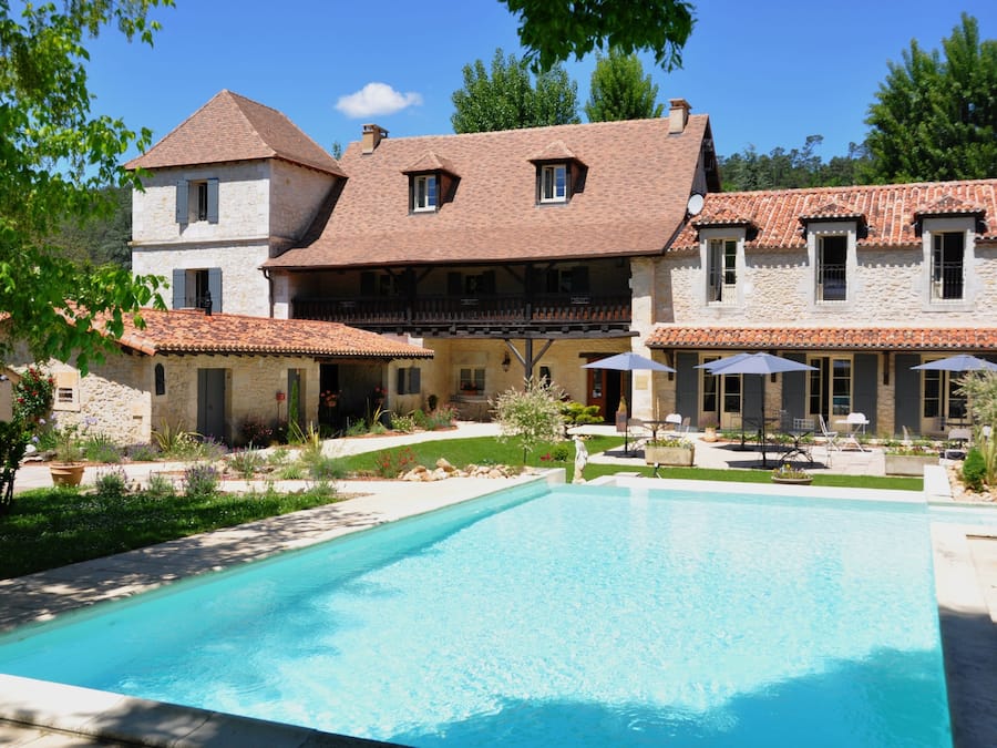 Piscine extérieure (ouverte en saison), chaises longues