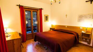 Desk, cots/infant beds, rollaway beds, free WiFi