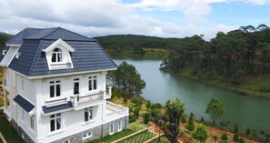 Front of property - Sam Tuyen Lam Resort (Da Lat)