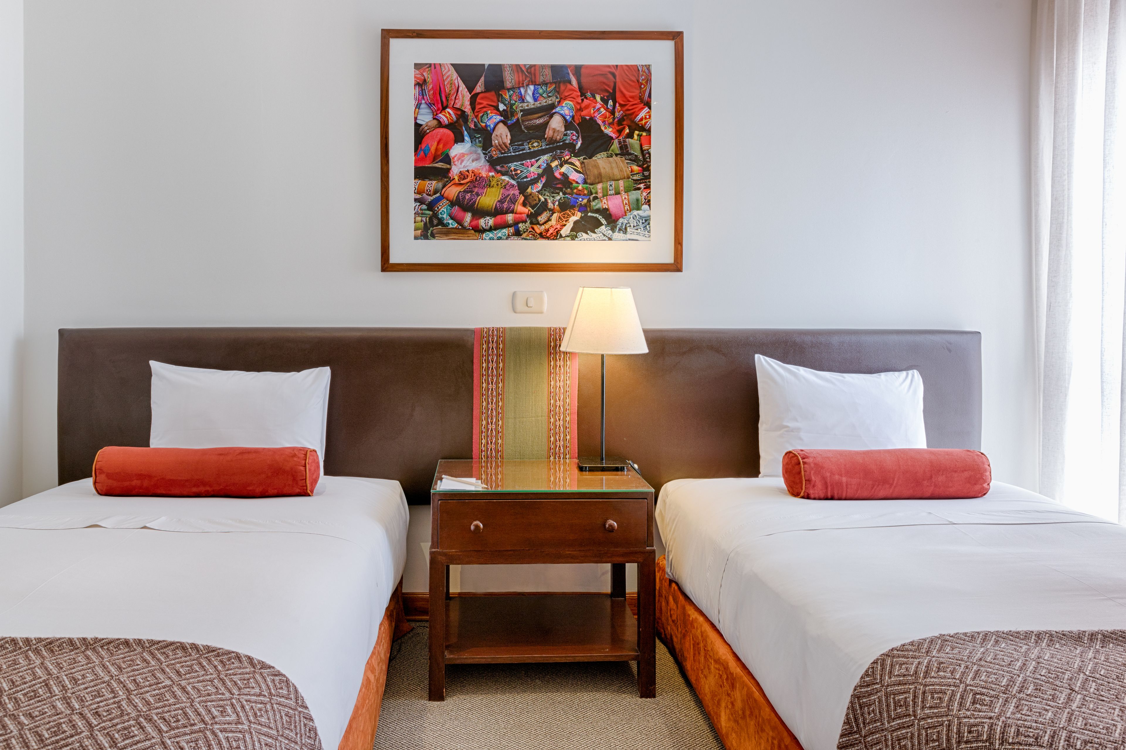 Standard Twin Room, 2 Twin Beds | Minibar, in-room safe, desk, blackout drapes