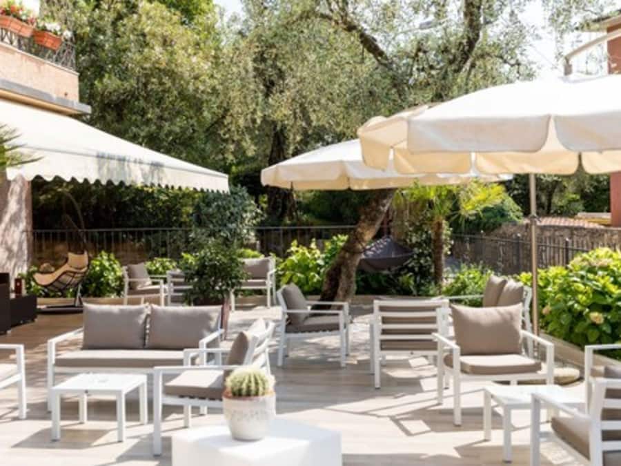 Lunch and dinner served, local cuisine