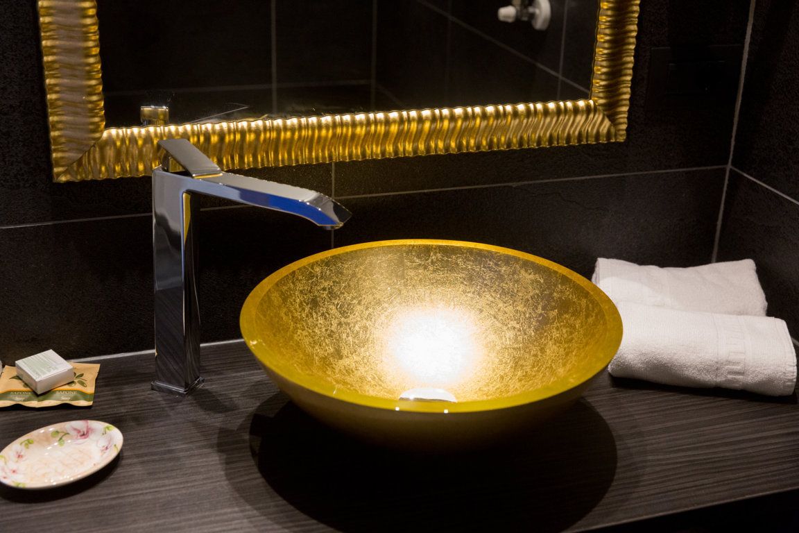 double or twin room | bathroom | shower, free toiletries, hair dryer, bidet