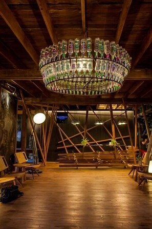 Interior entrance - Sleepbox Chiangmai Hotel (Chiang Mai)