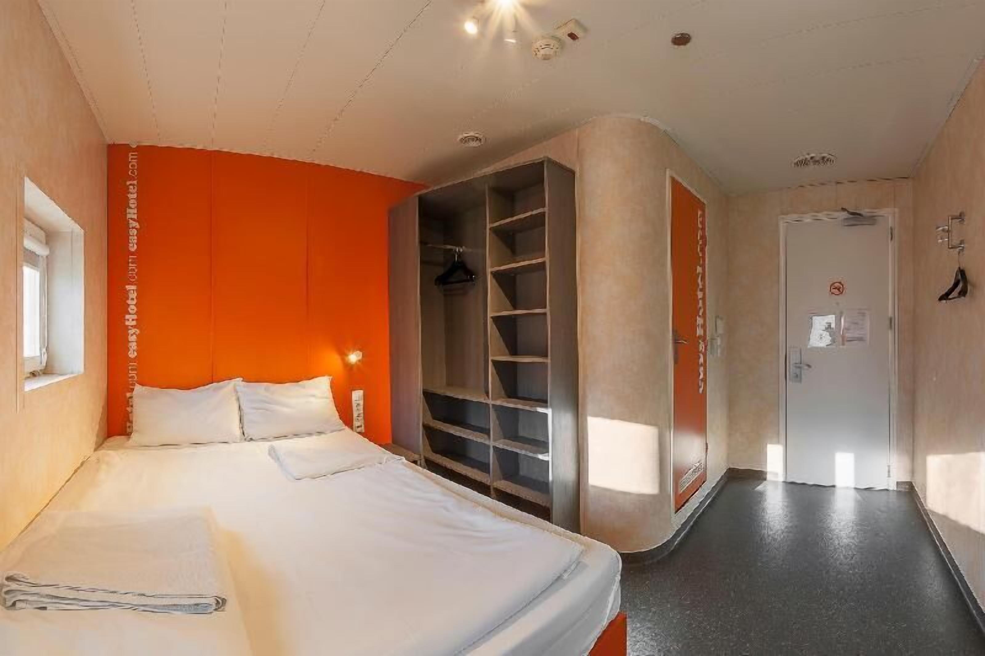 Hypo-allergenic bedding, blackout curtains, iron/ironing board