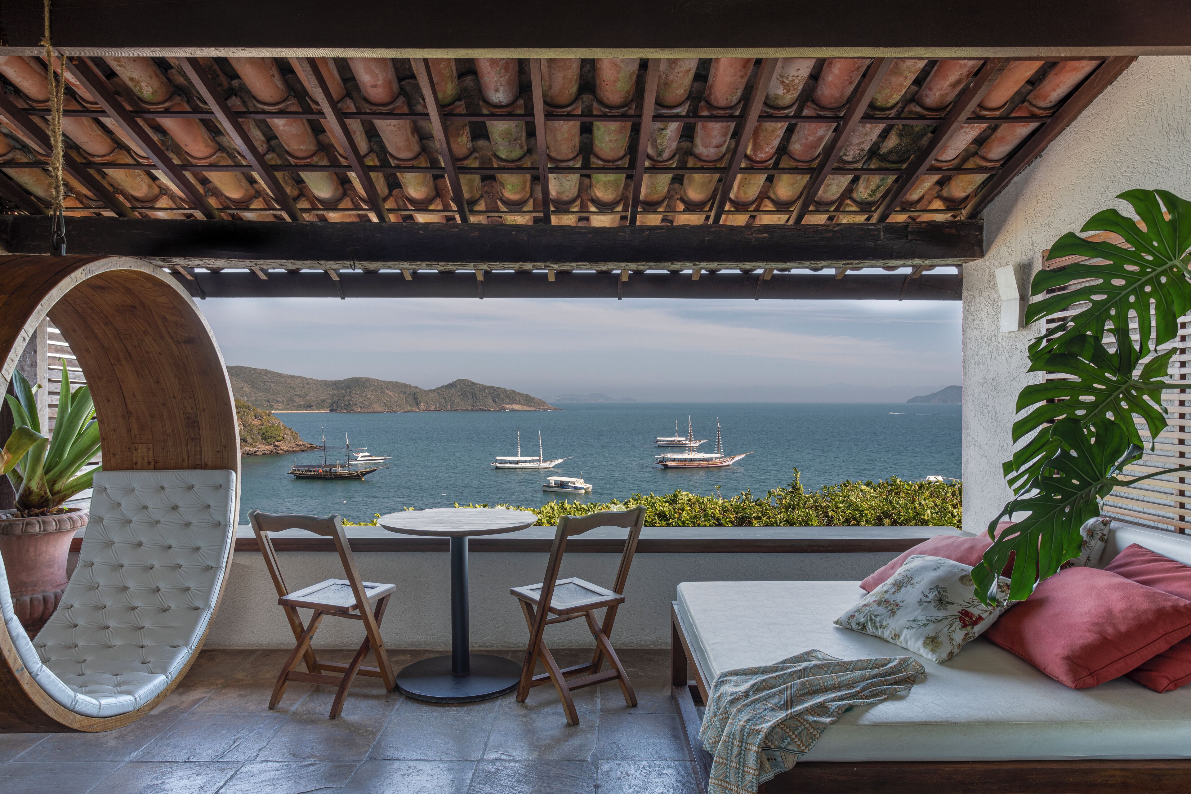 Een minibar, een kluis op de kamer, individueel gedecoreerd