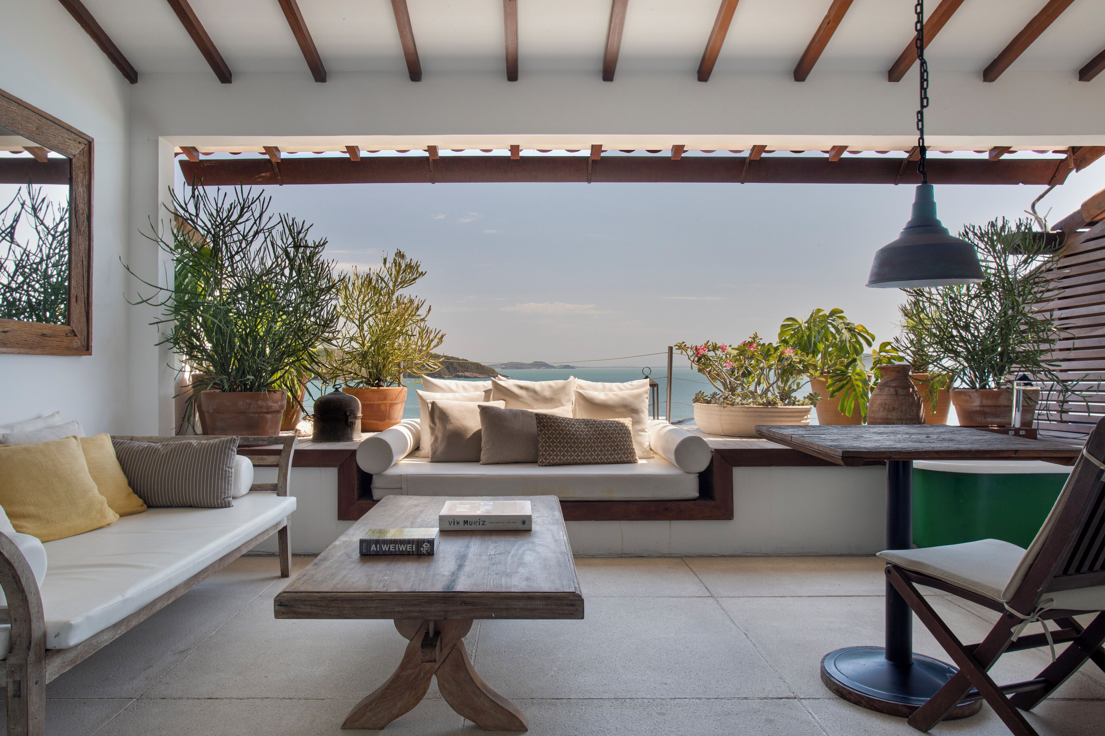 Een minibar, een kluis op de kamer, individueel gedecoreerd