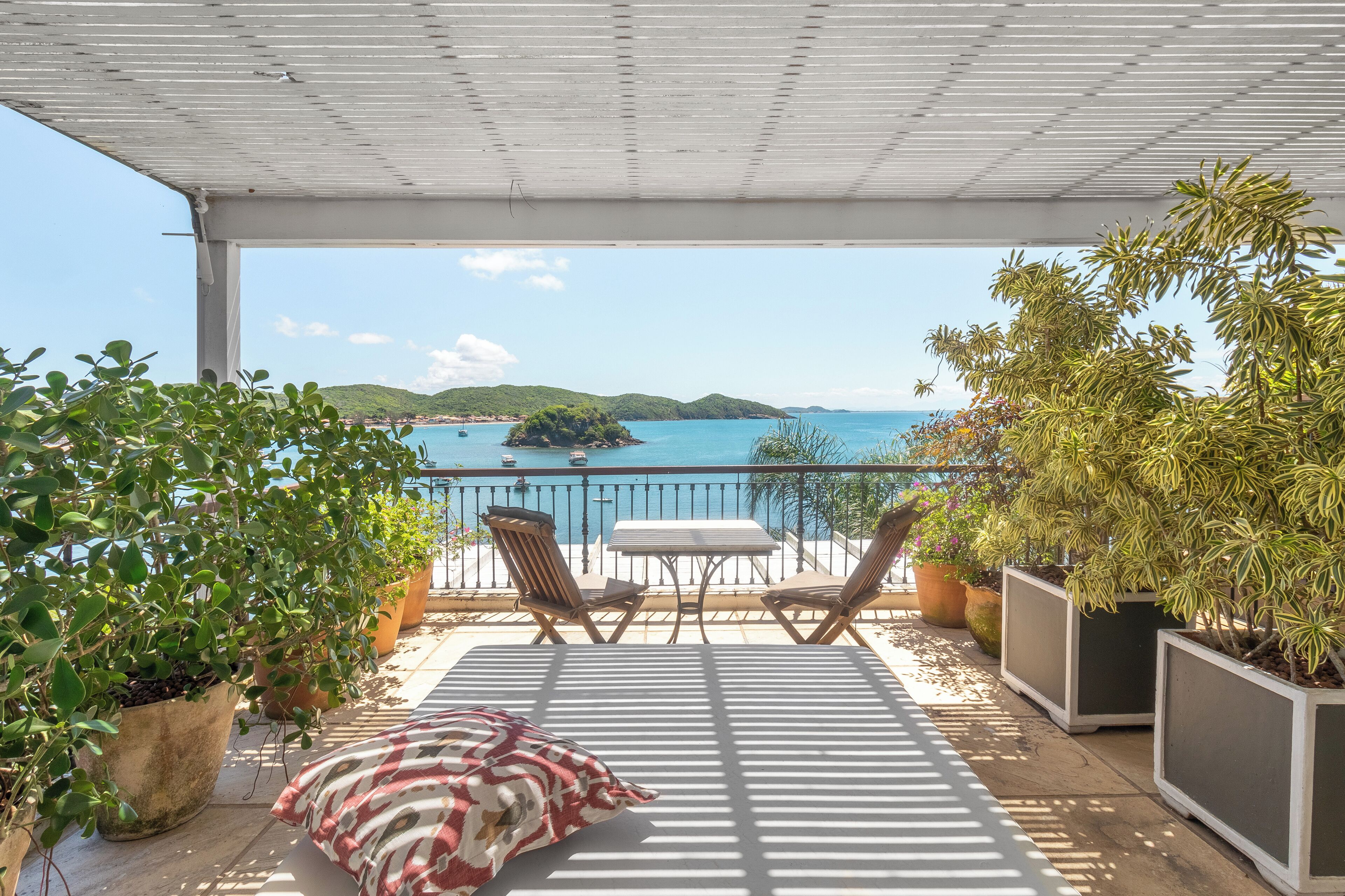 Minibar, in-room safe, individually decorated, individually furnished