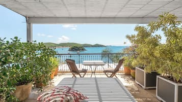 Minibar, in-room safe, individually decorated, individually furnished