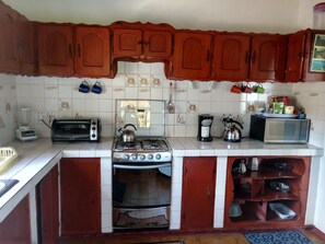 Three Bedroom Villa | مطبخ صغير خاص | ثلاجة، ميكروويف