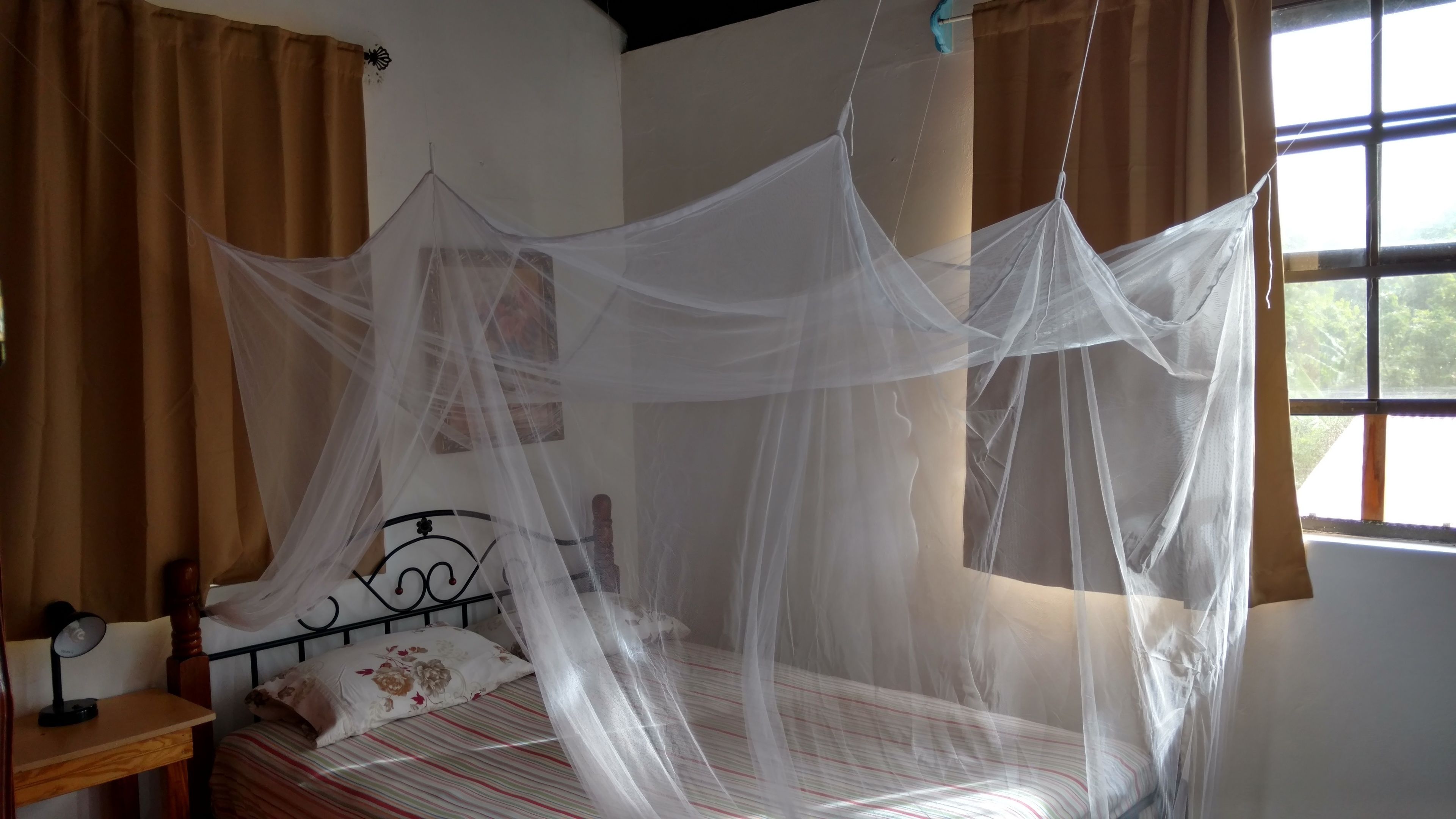 Roupas de cama premium, quartos à prova de som, Wi-Fi de cortesia