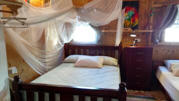 Studio Cabin | Premium bedding, soundproofing, free WiFi
