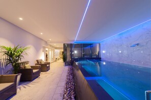 Badstue, boblebad, dampbad, kroppsbehandlinger og dypvevsmassasje