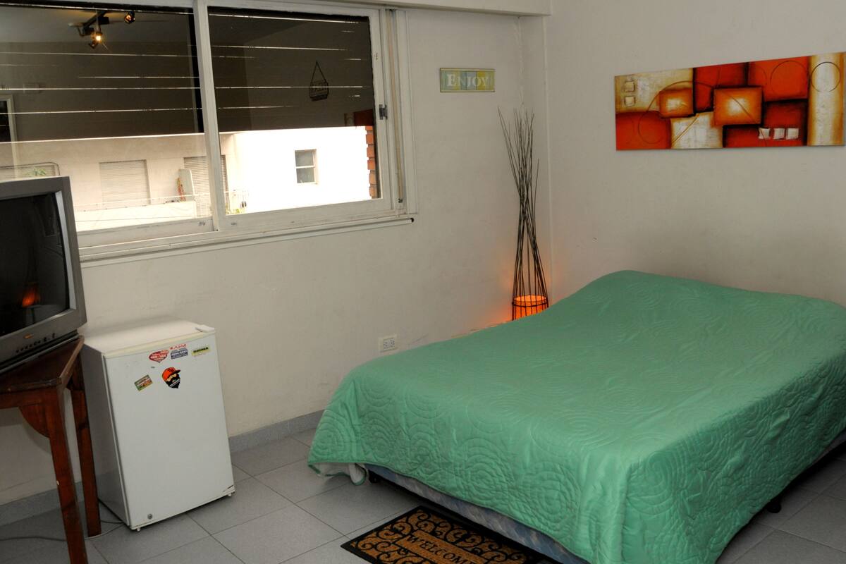 Chambre Double, 1 lit double, salle de bains privée