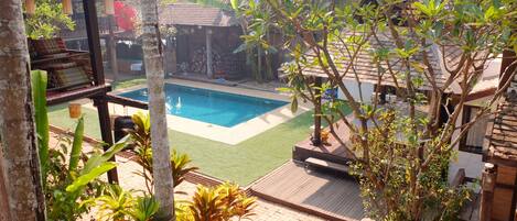 حمّام سباحة خارجي