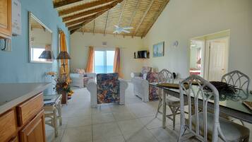 Apartment, 2 Bedrooms | Down comforters, iron/ironing board, bed sheets