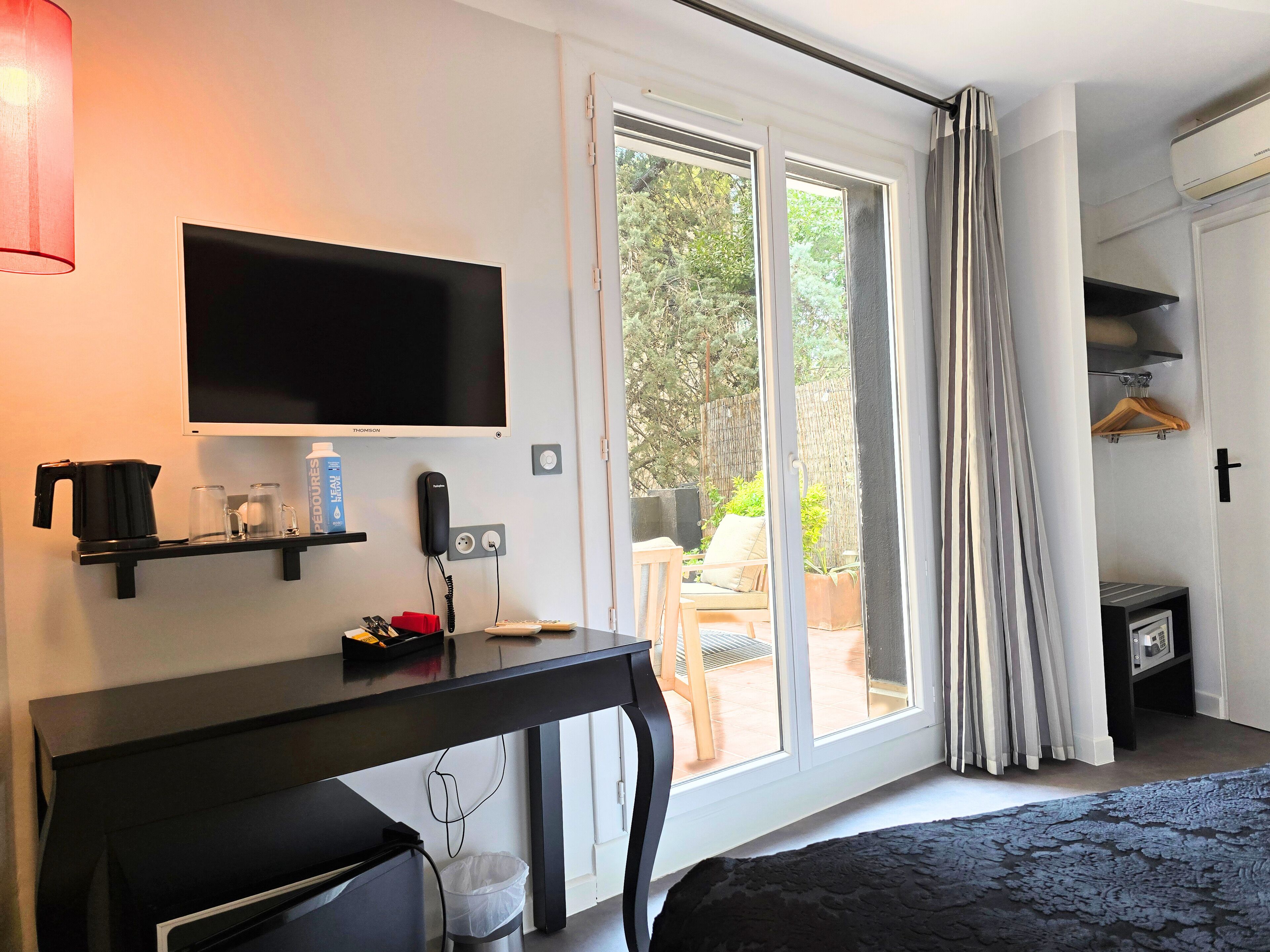 superior room, bathtub, terrace | premium bedding, in-room safe, individually decorated, desk